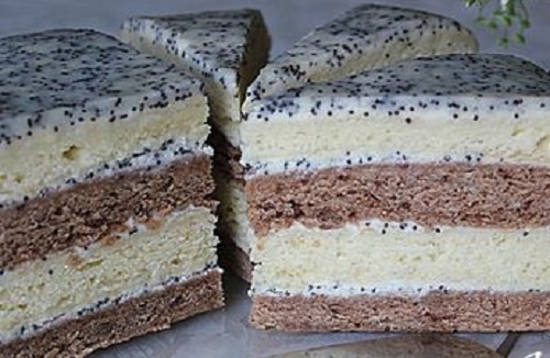 Сметанний торт зі сметанним кремом та маком