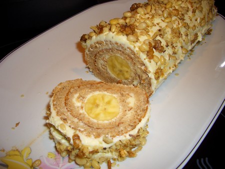 Banana biscuit roll with buttercream