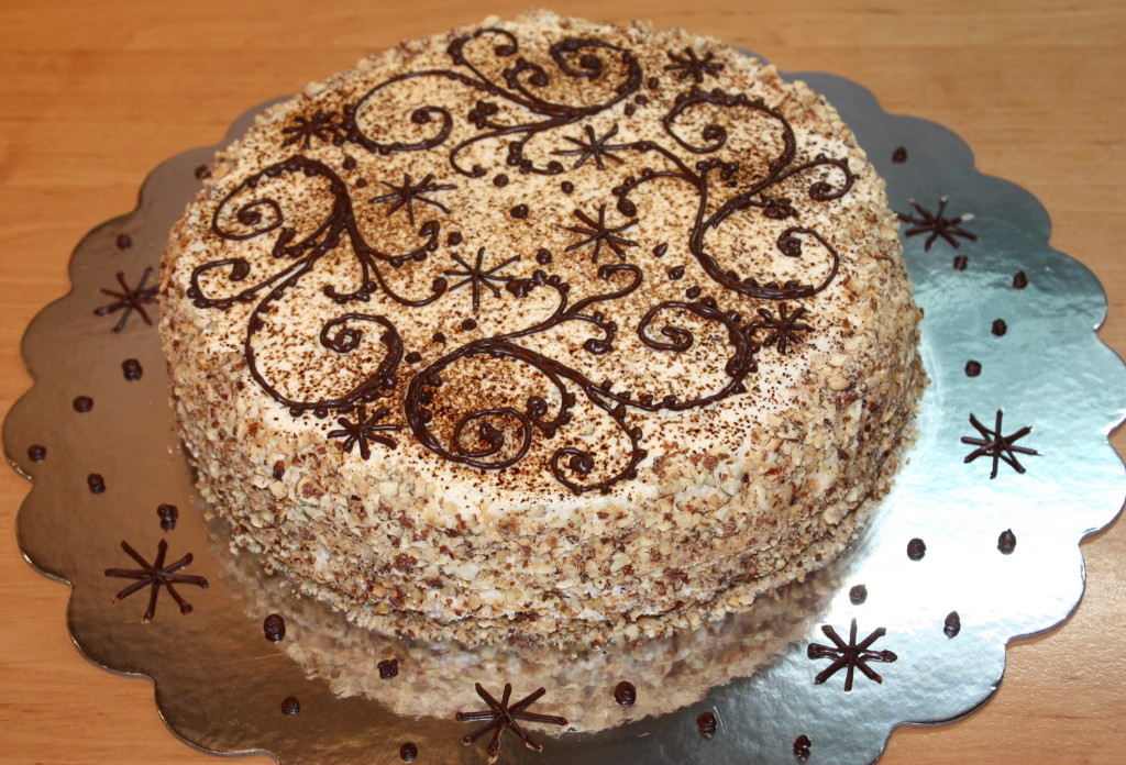 Ананасовый слоеный торт с воздушным белково-масляным кремом