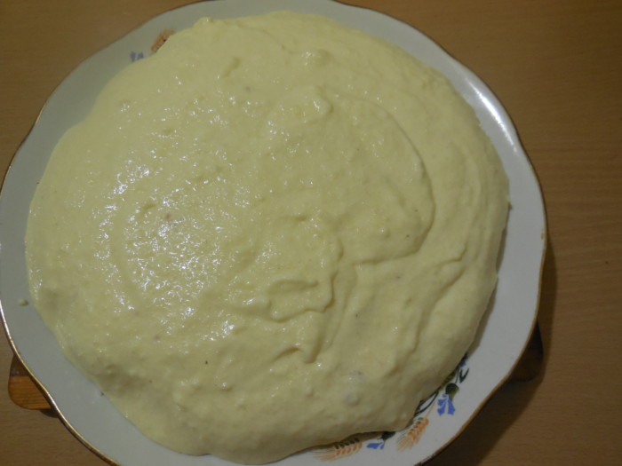 Торт «Птичье молоко» с лимонно-манным кремом.