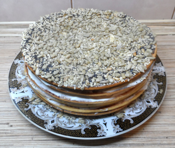 Smetannik in a pan - low-calorie cake