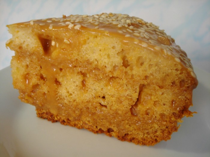 Торт медовик с нежным кремом из сгущенки и масла