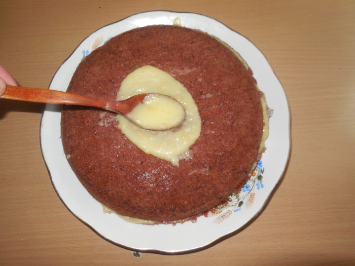 Шоколадно-свекольный торт с лимонным курдом и глазурью