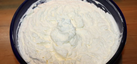 Белковый заварной крем для торта с маслом и сливками