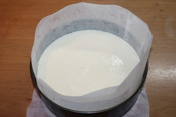 Заварной бисквит на горячем молоке со сливочным сыром