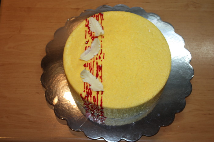 Бисквитно-муссовый торт с велюром и лимонной пропиткой