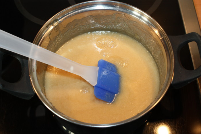 Домашняя карамель для торта, крема или топпинга