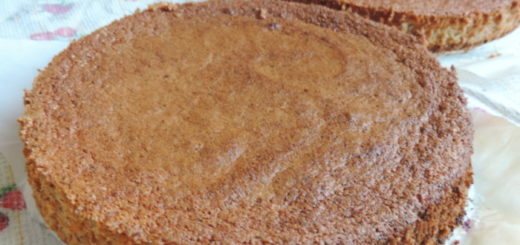 Мандариновый бисквит с орехами и сухарями