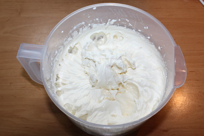 Creamy caramel cream with mascarpone for Milk Girl cake