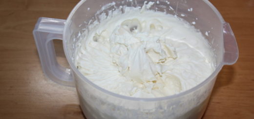 Вершково-карамельний крем з маскарпоне для торта Молочна дівчинка