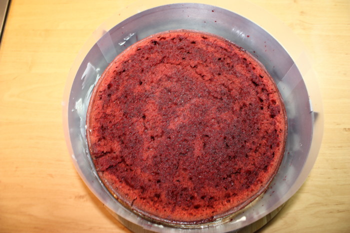 Двухрівневий мусовий вишневий торт з маскарпоне