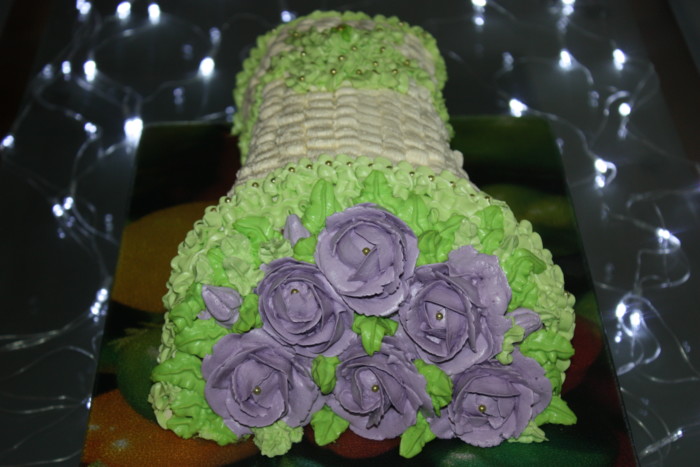 Фруктовый торт Букет Роз из крема и бисквита