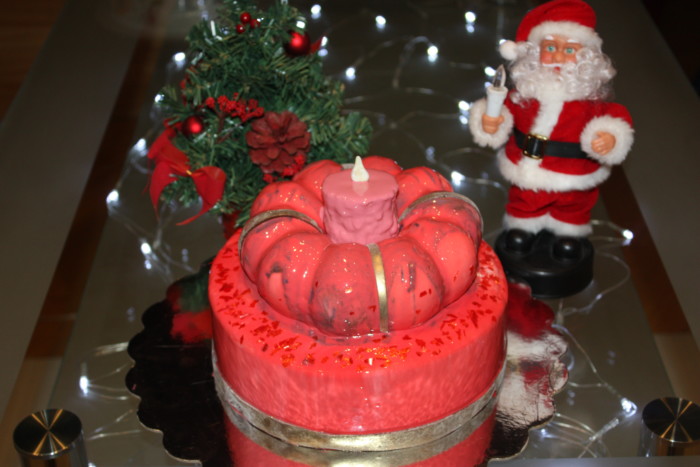 salted caramel Christmas cake