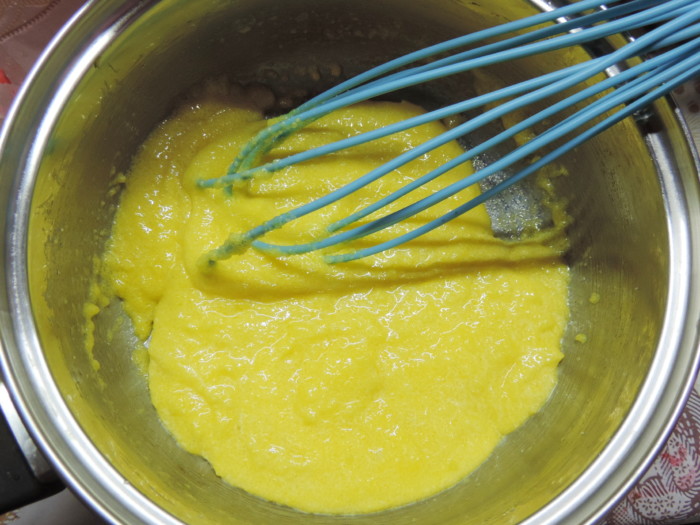 Butter custard on yolks for Napoleon