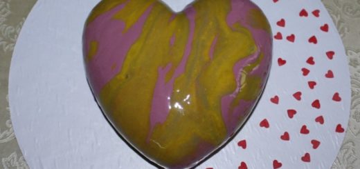 Heart shaped mousse cake with mirror glaze - Valentine&#39;s day cake