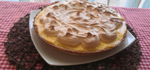 Lemon tart with shortcrust pastry meringue - a delicious and easy dessert