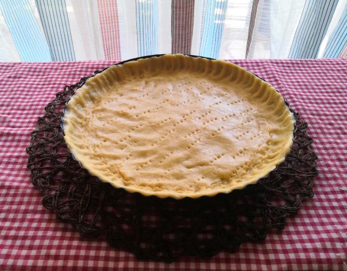 Лимонный тарт с меренгой из песочного теста - вкусный и легкий десерт
