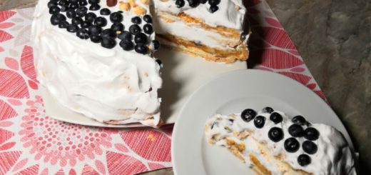 Flourless nut cake - delicious fluffy meringue cake with nuts and blueberries