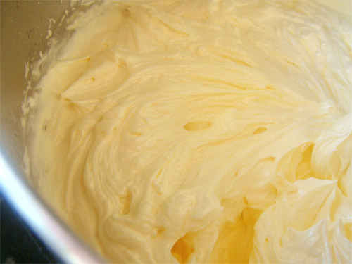 Butter honey cream for cakes